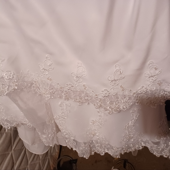 David's bridal strapless wedding dress - Picture 5 of 6